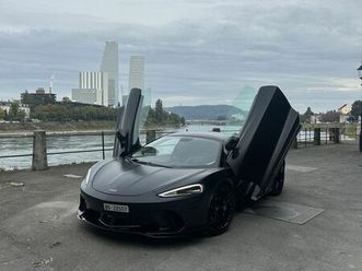 mclaren gt (2022)