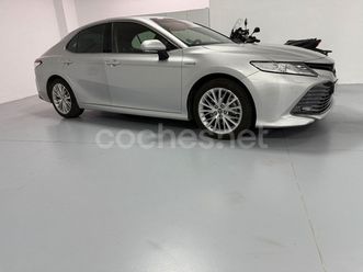 toyota camry 2.5 220h luxury
