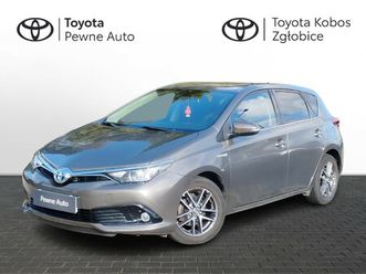 toyota auris hb dynamic 1.8 hsd 136km vat marża