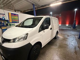 nissan nv200