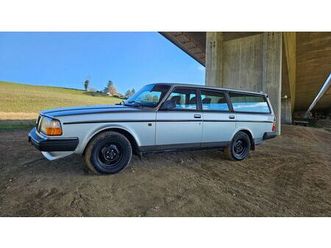 volvo 240 break 2.3i voiture familiale vintage !