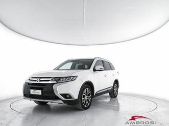 mitsubishi outlander 2.2 di-d 4wd instyle plus sda 7 posti - autocarro