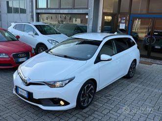 toyota auris euro6 1.6 d-4d cv112 lounge