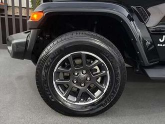 gladiator 3.0 v6 overland 4wd auto