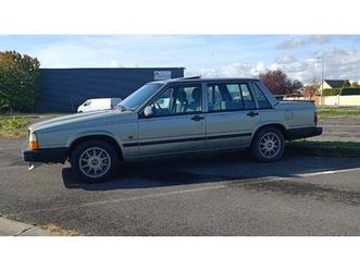 1985 volvo 740 vert manuel, 4 vitesses conduite à gauche...