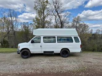 2013 ford e350 super duty passenger