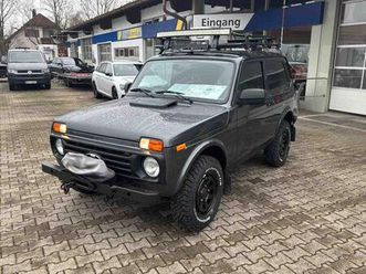 lada niva / taiga 1.7 4x4 *ahk * dachträger * winde*