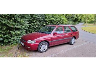 ford escort turnier mit flair-ausstattung