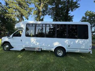 2012 ford e450 22 passenger shuttle bus van, only 88k miles..