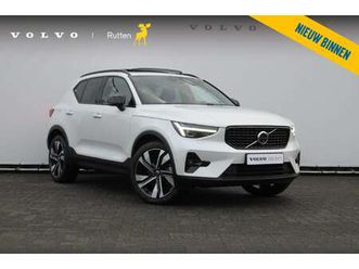 volvo xc40 211pk automaat b4 ultimate dark / adaptieve cruise control / blis / pixel led / 20” velgen / leder interieur / stoel en stuurwielverwarming / 360 cam
