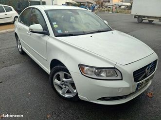 volvo s40 boite automatique très propre intérieur extérieur