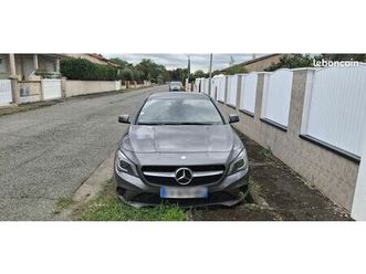 vends mercedes benz class 220