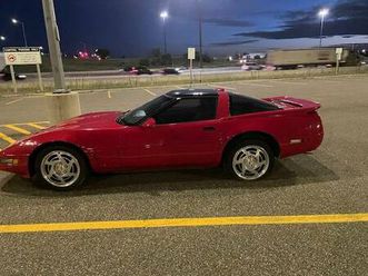 1990 chevrolet corvette. 94,000kms.