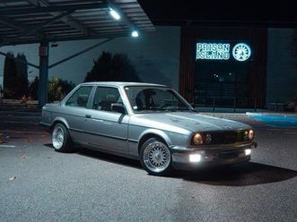 bmw e30 320i