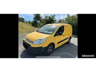 berlingo 1.6 hdi 3 places 1er main ( moteur 6000 kms )