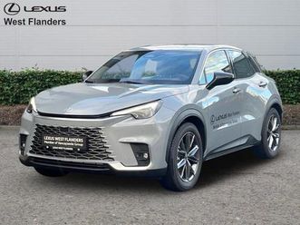 lexus lbx relax executive pack