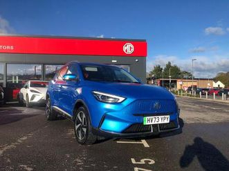 72.6kwh trophy long range auto 5dr