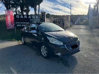 peugeot 208 1.2 vti 82ch , finition style