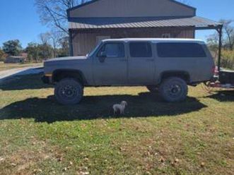 GMC SUBURBAN 4wd-gmc-suburban-square-body