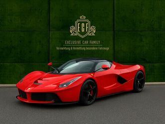 ferrari laferrari - like new - 1st owner - full set