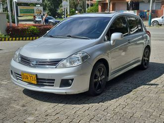 nissan tiida 1.8 premium hb at 2012