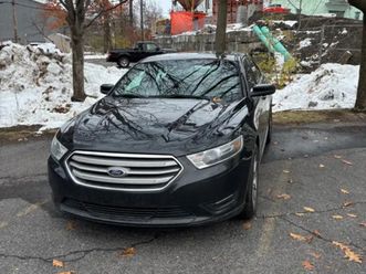 ford taurus 2015 – awd – 150 000 km – très propre