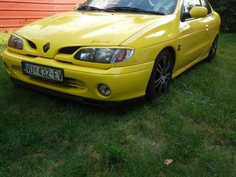 renault megan coupe..