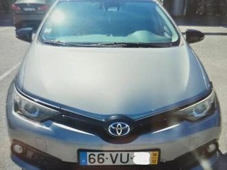 toyota auris 1.8 hsd comfort +p.sport+navi