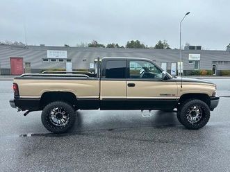 1500 extended cab 5.9 v8 efi 4x4 store nye hjul