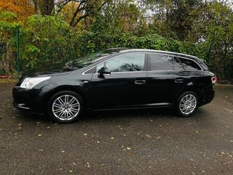 vend toyota avensis 2.2 d4d turbo