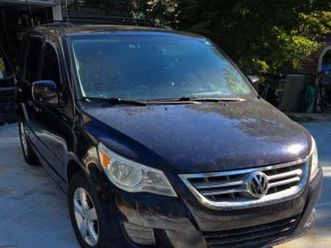 volkswagen routan minivan 7 passenger