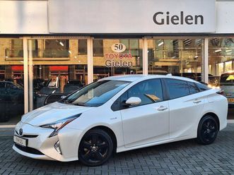 toyota prius - 1.8 full hybrid dynamic | head up display, stoelverwarming, keyless, navigatie, parkeercam