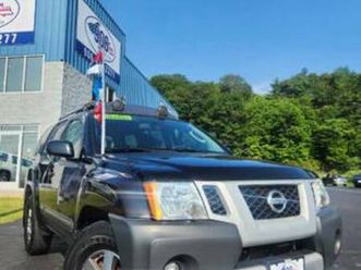 2011 nissan xterra- 4.0l v6- 4x4-clean