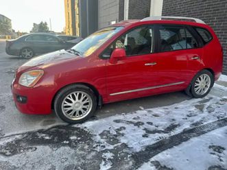 low km! 2011 kia rondo