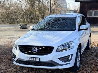 volvo xc60 r-design awd 2.5