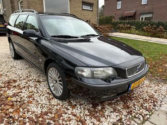 volvo v70 2.4 t awd handbak nwe distributie&apk.