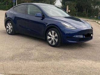tesla model y propulsion 2024 • bleu • 41 000 km • attelage • 4 pneus neufs • garantie 2028
