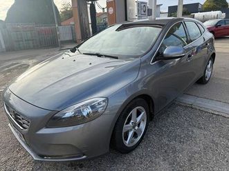 volvo v40 berline