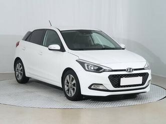 hyundai i20 active 1.4 crdi serv.kniha, tempomat, park. senzory