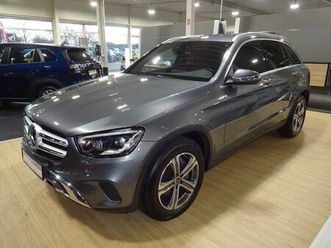 mercedes-benz glc 220d 4matic mbux/mbled/shz/navi/ahk/ambiente