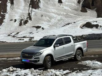 vendo chevrolet s10 4 x 4 año 2020 caja automática.