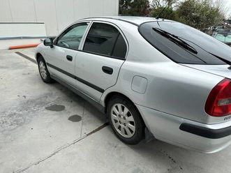 autoturism cu volan pe dreapta oradea