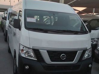 nissan hi roof bus. 2021. 13 seater