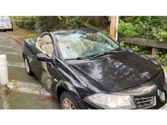 megane ii cabriolet 1,9 dci 130 ch t bon état