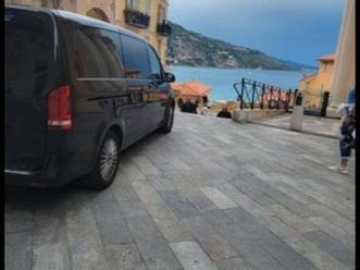 mercedes class v, tv, ciel étoilé