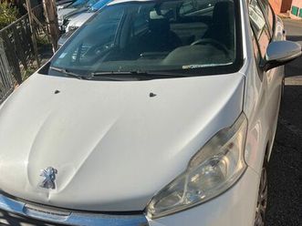 peugeot 208 2 places