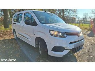 toyota proace city verso long 1.5 d-4d family