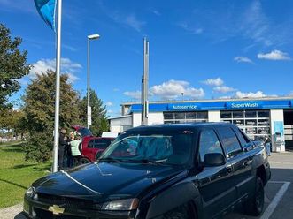 chevrolet avalanche pick up