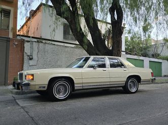 ford grand marquis 1984 4 puertas únicamente 52,000 km.