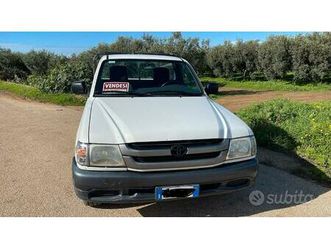 toyota hilux 2.5 td 2wd (4x2)